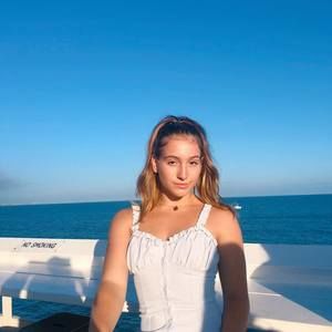 Meet your Posher, Carly